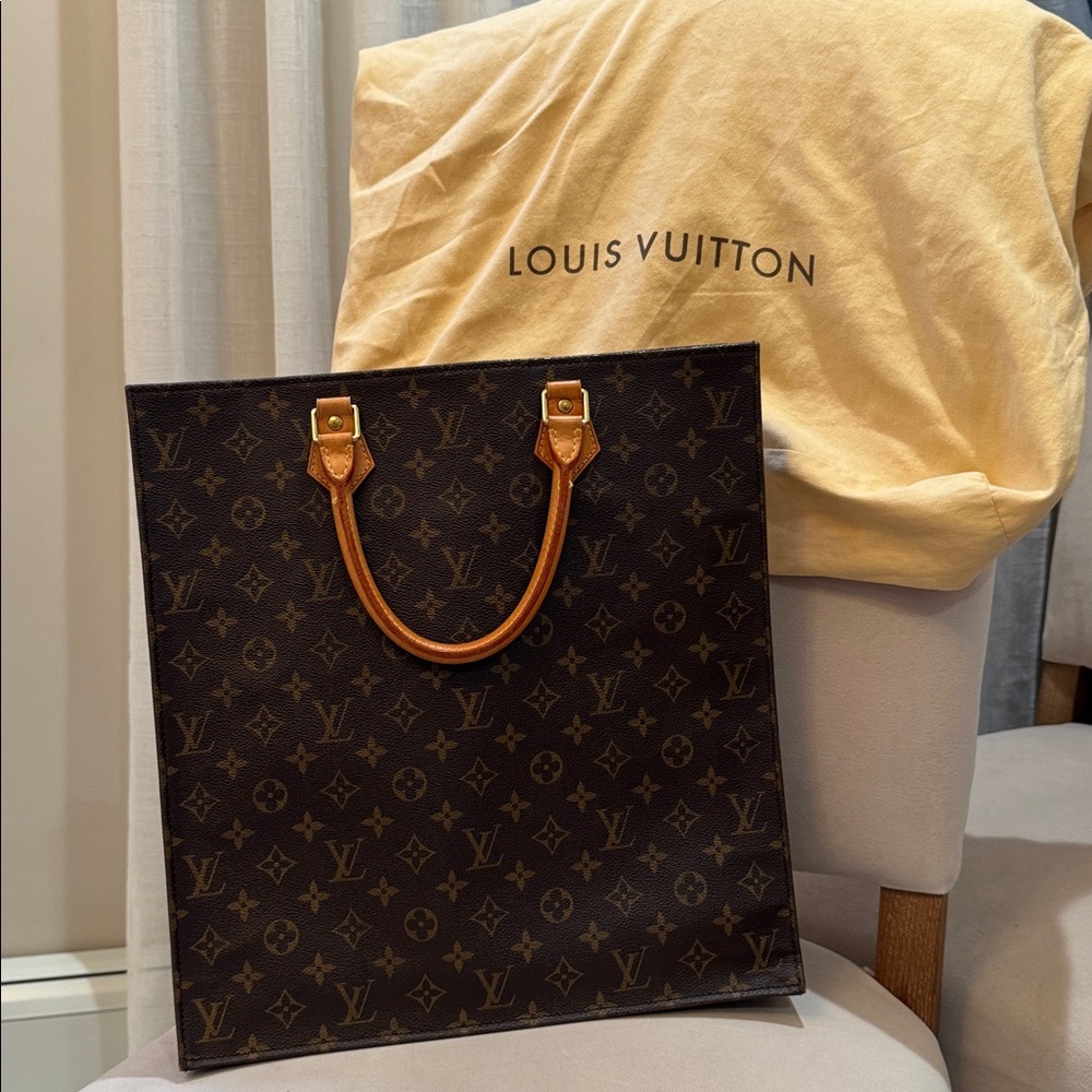 Louis Vuitton Sac Plat